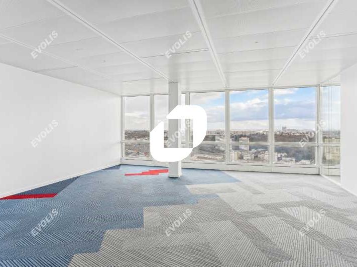 Au pied de la Ligne 9 et au coeur du centre comme