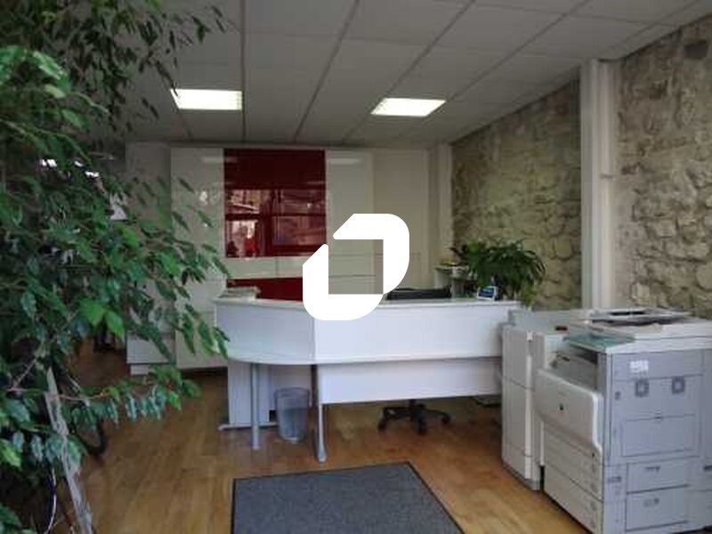 Produit rare sur le secteur. Dans une rue calme s