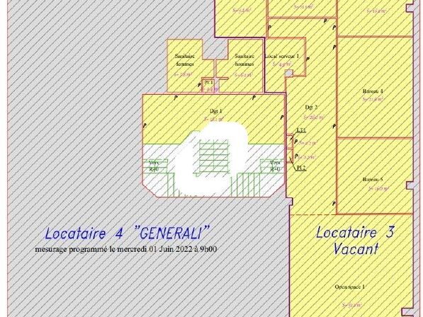 Au sein de la zone d'activité de la Clef Saint Pi