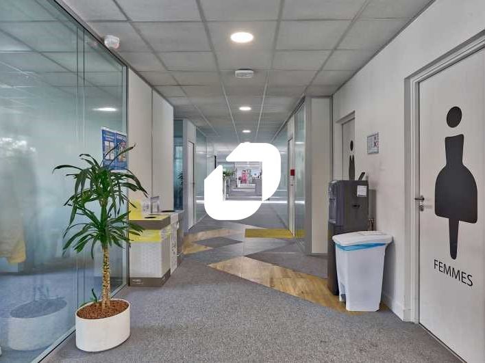 Idéalement situé au coeur de Courcouronnes, à pro