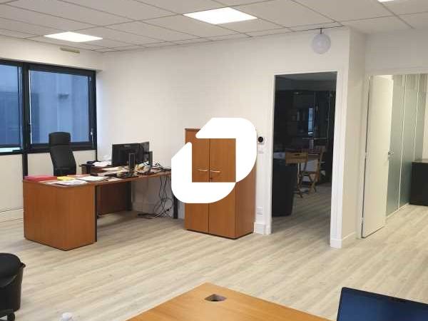 IMMPROVE vous propose dans un petit parc d'activ