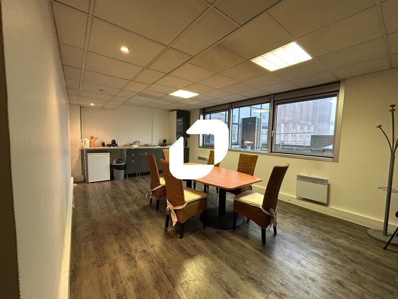 IMMPROVE vous propose cette surface de bureau de 