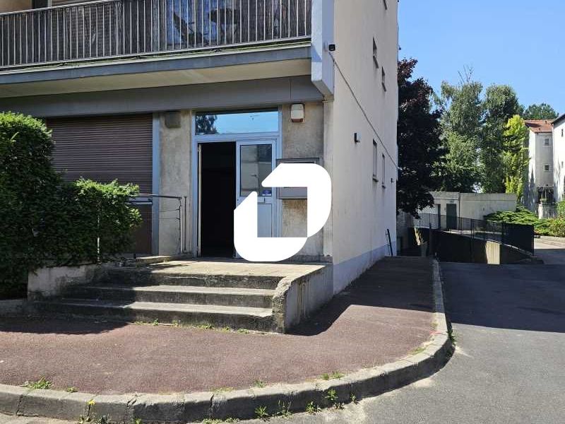 IMMPROVE vous propose à la vente un lot de bureau