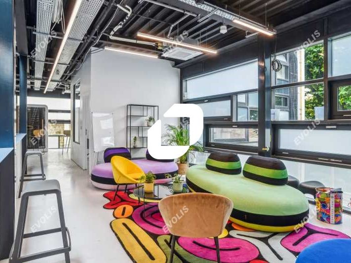 Idéalement situé proche du canal et des transport