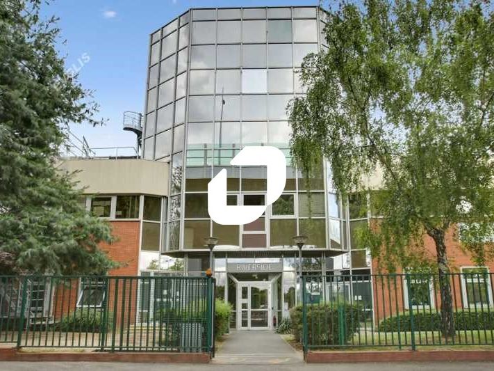 À deux pas du tramway, dans un ensemble tertiaire