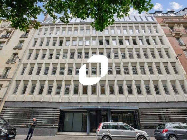 Au sein d'un immeuble de bureaux R+7, à toute pro