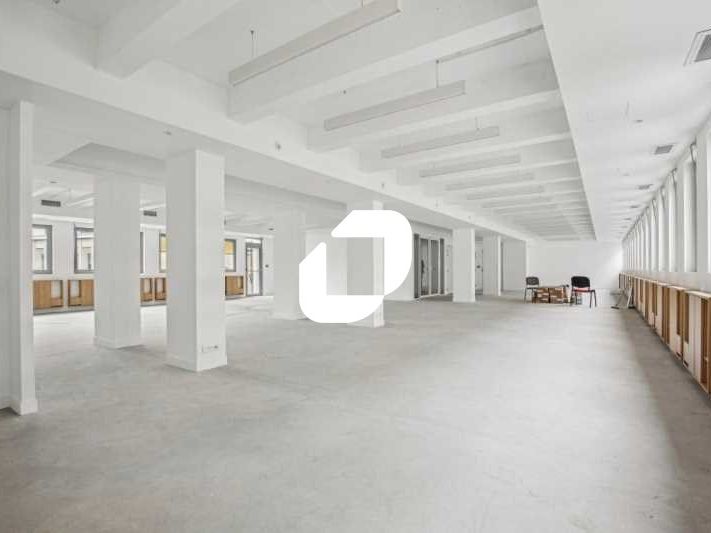 Au sein d'un immeuble de bureaux R+7, à toute pro