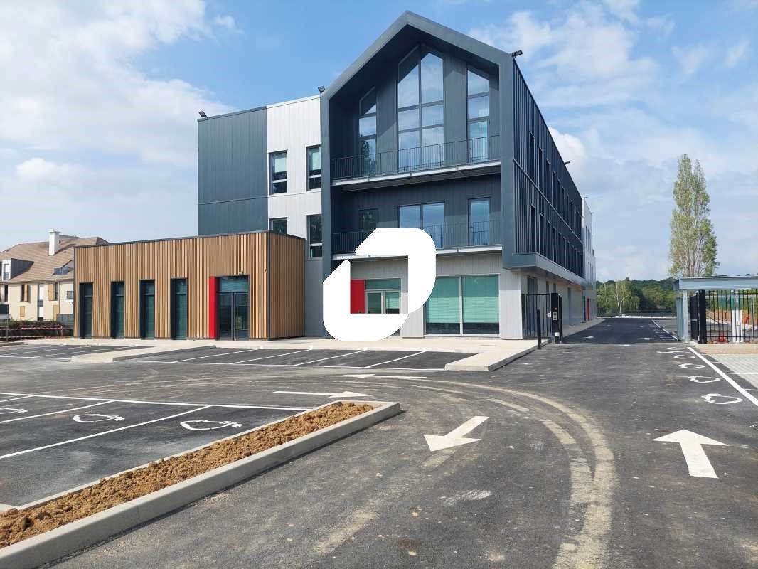 Au sein de la zone d'activité des Gâtines de Plai