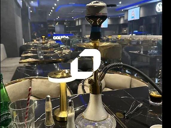 A proximité de plusieurs enseignes et restaurants