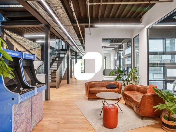 Idéalement situé dans un quartier dynamique à pro