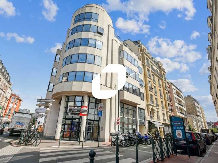 Au sein d'un immeuble moderne, Immprove vous prop