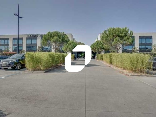 A proximité du centre commercial Carré Sénart, de