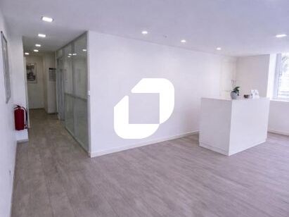 Immprove vous propose à la vente un local commerc