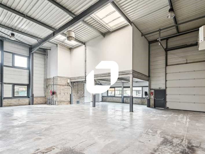 Immprove vous propose cet immeuble mixte, divisib