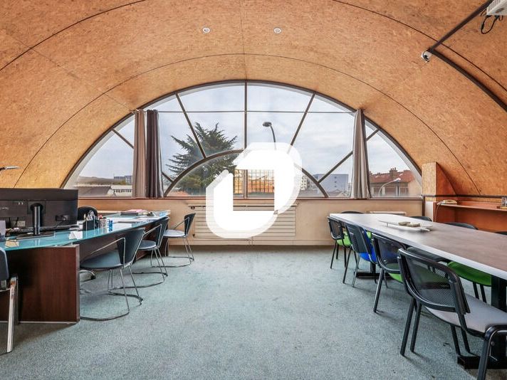 Nichée à ROSNY-SOUS-BOIS, à proximité immédiate d