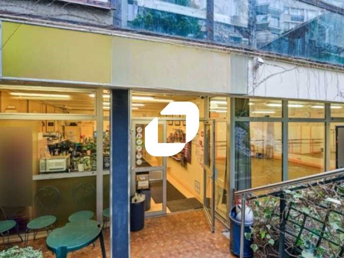 Au pied du métro « Porte d'Orléans » (ligne 4) et