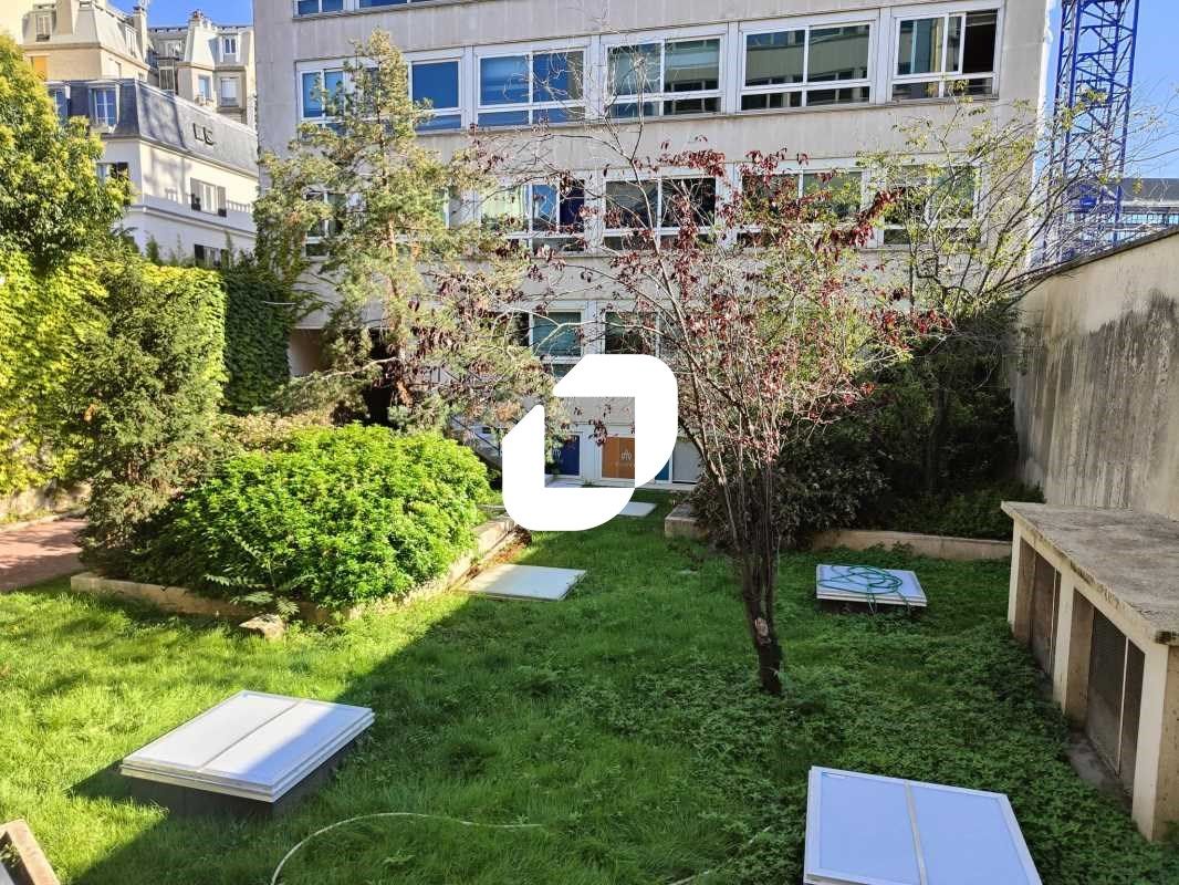 Au pied du métro "Pont de Neuilly", Immprove prop