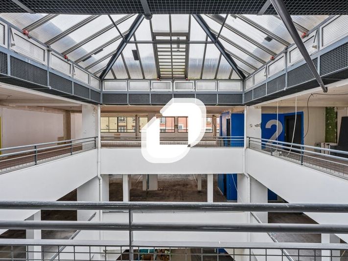 Immprove vous propose ce très bel immeuble indépe