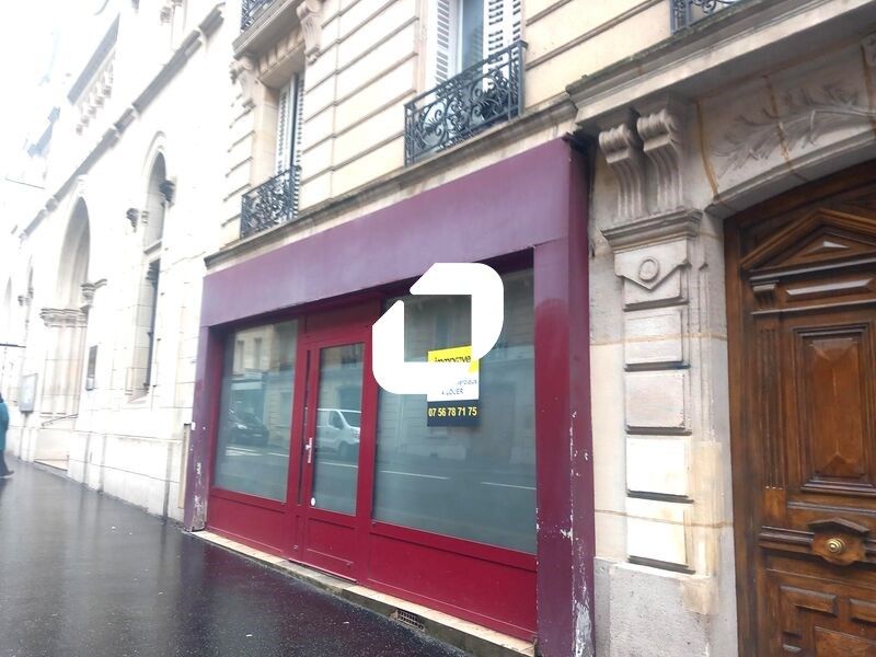 IMMPROVE vous propose : Paris 8ème LOCAL COMMERCI