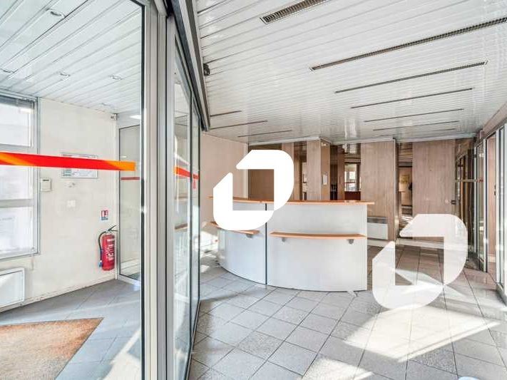 Nous vous proposons une surface de bureaux d'envi