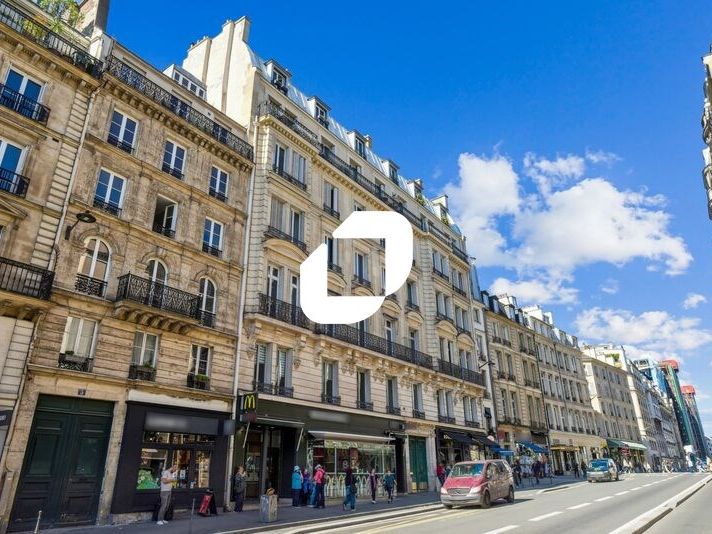 En plein coeur de Paris, en face de l'Hôtel de Vi