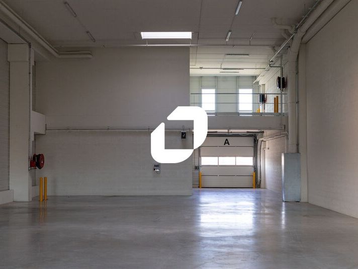 A proximité immédiate de l'autoroute A3 à Bondy, 