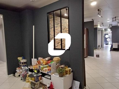 IMMPROVE vous propose un local commercial d'angle