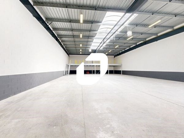 Idéalement situé, sur les quais de Bezons, proche