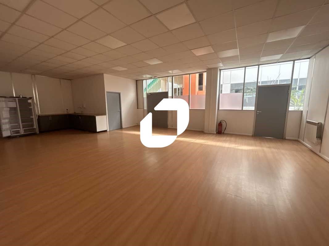 Proche des quais de Seine et du tramway, Immprove