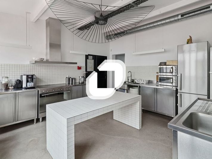 Au coeur du Bas-Montreuil, à proximité immédiate 