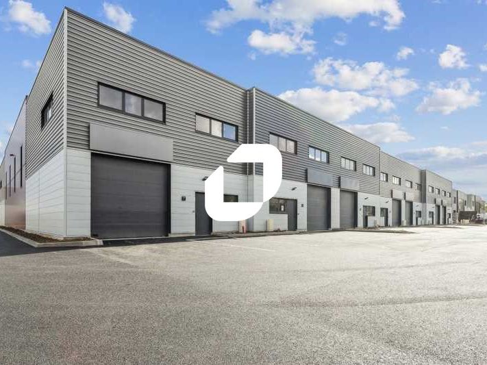 Situé dans le parc d'activité du Levant, en bordu