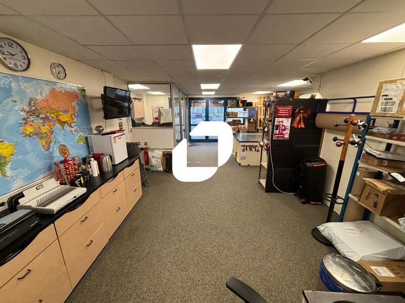 Idéalement situé au coeur de la zone d'activité d