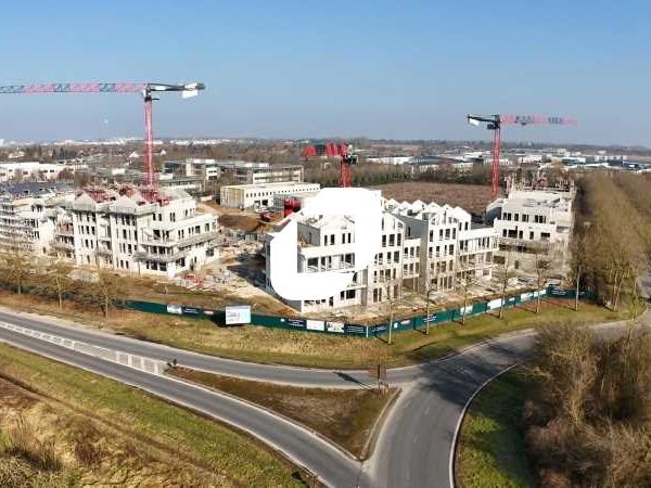 A proximité immédiate de l'autoroute A4, dans le 