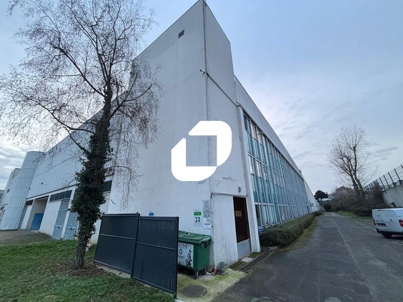 En face de la future ligne de métro 15 de Vitry-s