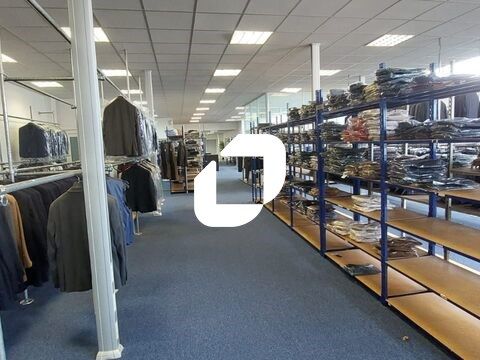 Opportunité à saisir Au sein d'un bâtiment indust