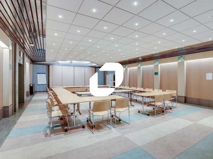 Sur les Quais de Seine à proximité immédiate de L