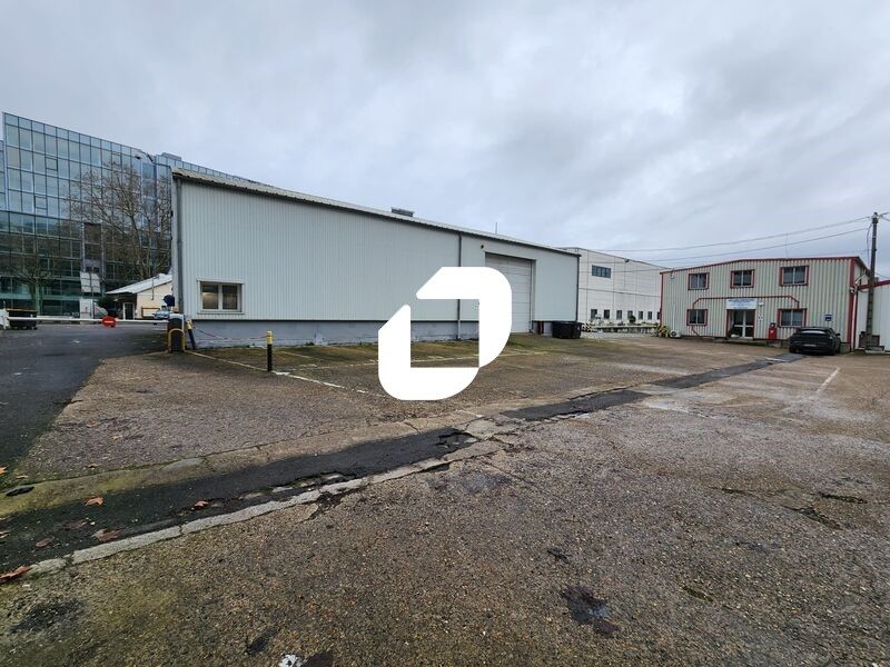 PRODUIT RARE SUR LE SECTEUR. Au sein d'une petite