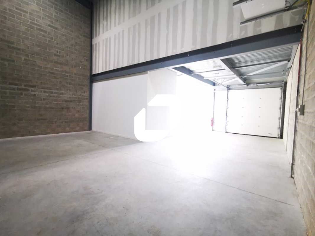 Situés dans la ZAC du Gué Langlois, à proximité d