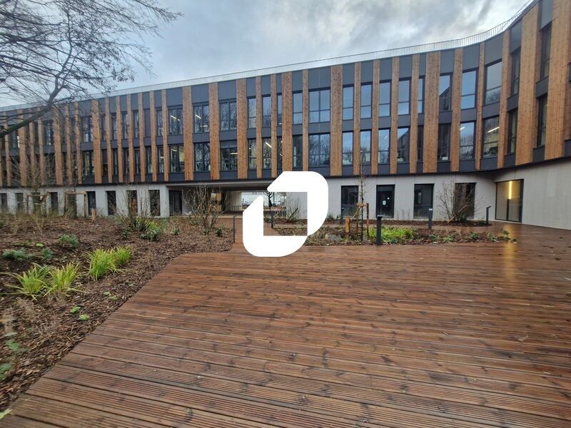 Au sein de la cité universitaire Descartes, à 10 