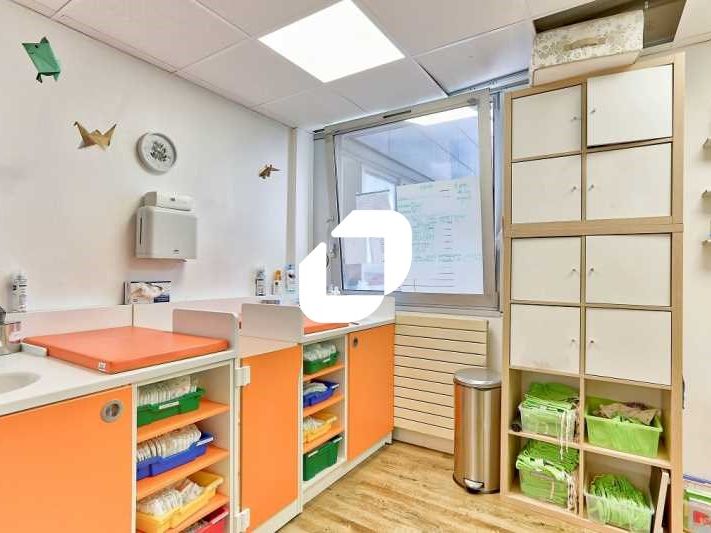 Situé en plein centre d'Evry, à proximité du Cent