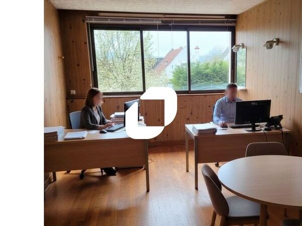 À seulement 10 minutes à pied de la gare, avec un