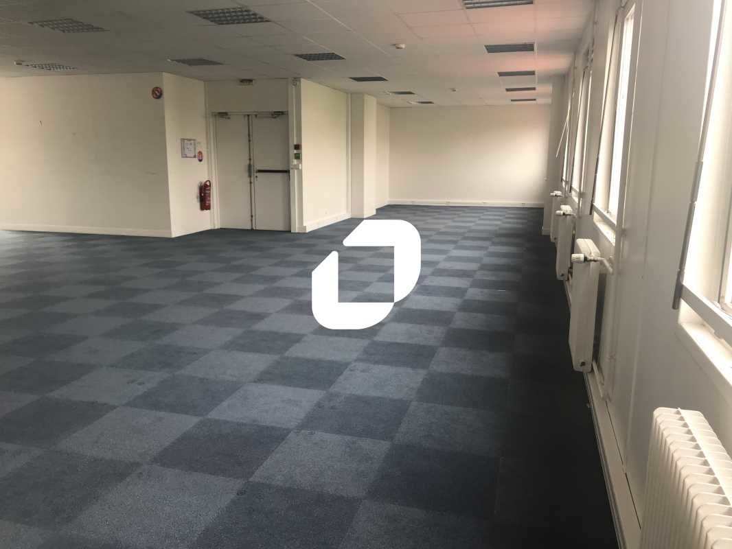 Idéalement situé au coeur de la zone d'activité d