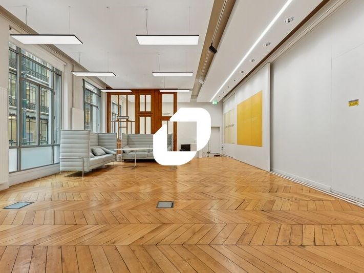 Idéalement situé dans un quartier dynamique et an