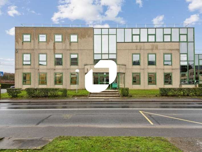 A proximité immédiate de la Nationale 7 à Viry Ch