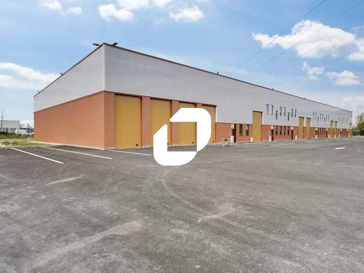 Au coeur d'une zone logistique le long de l'autor