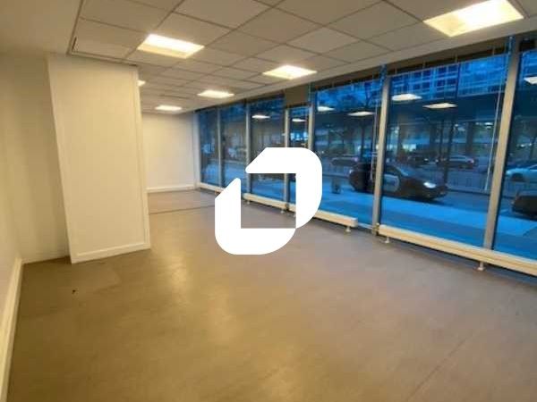 Immprove vous propose dans un immeuble de bureau 