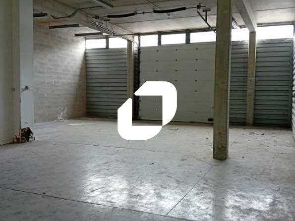 A proximité de l'autoroute A4 et de la Francilien