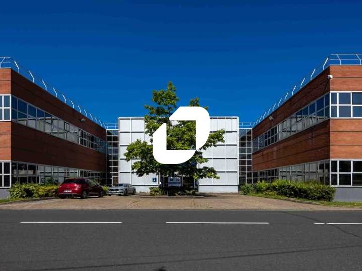 Dans un parc d'entreprises à destination d'activi