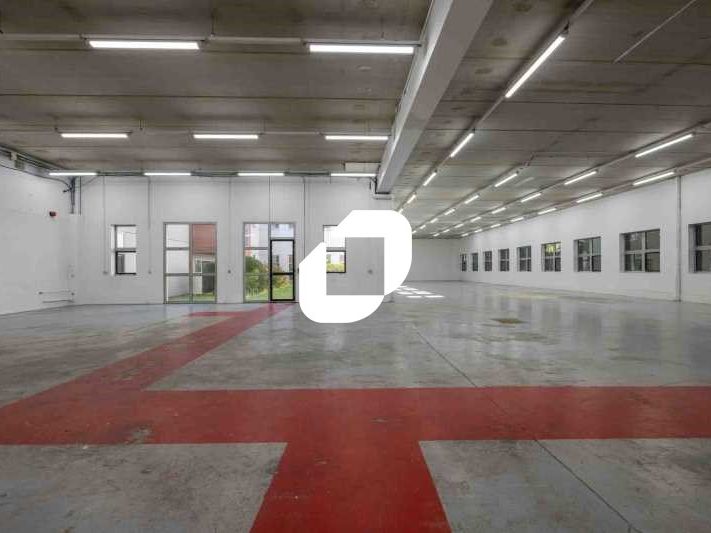 Dans un parc d'entreprises à destination d'activi