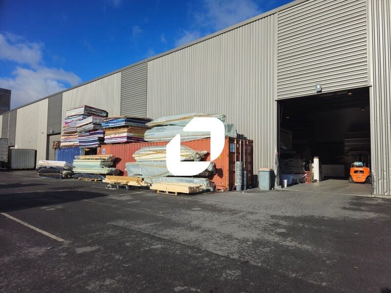 IMMPROVE vous propose à la location de 2 115 m² d